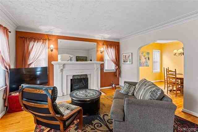 1872 23rd St - Photo 6 of 38
