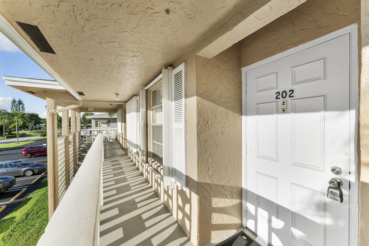 1050 Citrus Way #202 - Photo 3 of 26