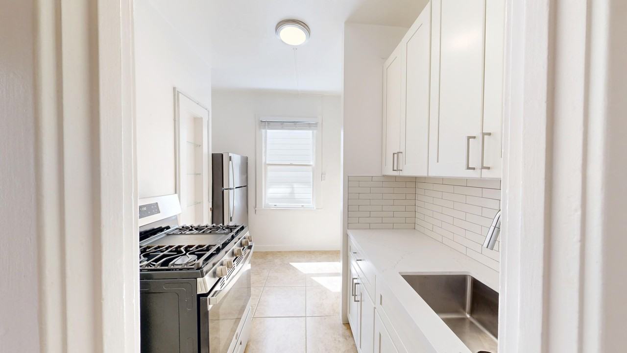 106 Sanchez Street - Photo 3 of 18
