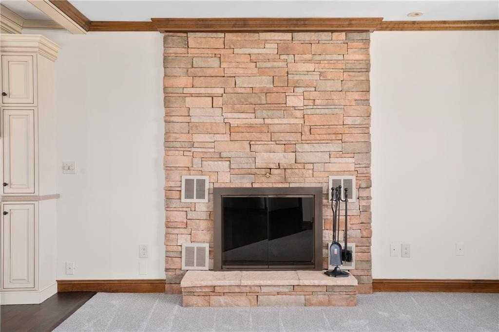 11 Renfrew Ave - Photo 7 of 36