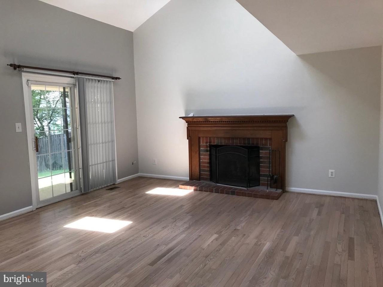 9294 Mainsail Dr - Photo 7 of 26