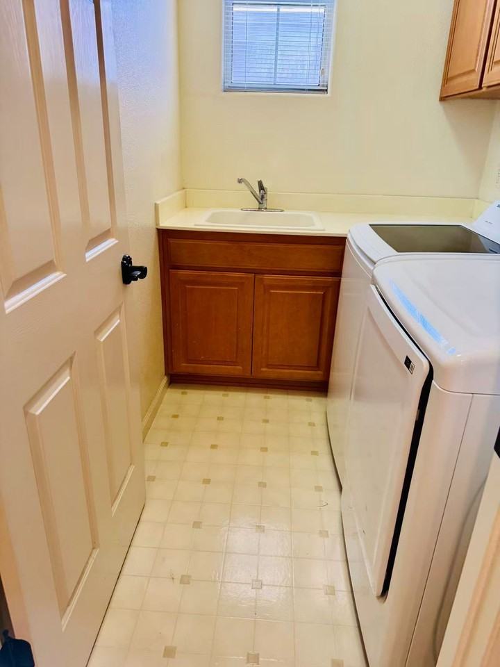 437 Kent Dr #1 - Photo 2 of 24