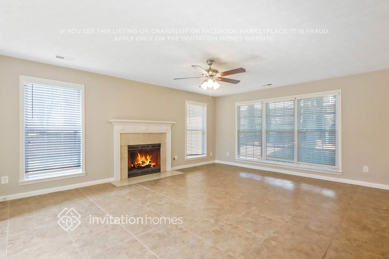 1915 Stoneoak Cir - Photo 4 of 27