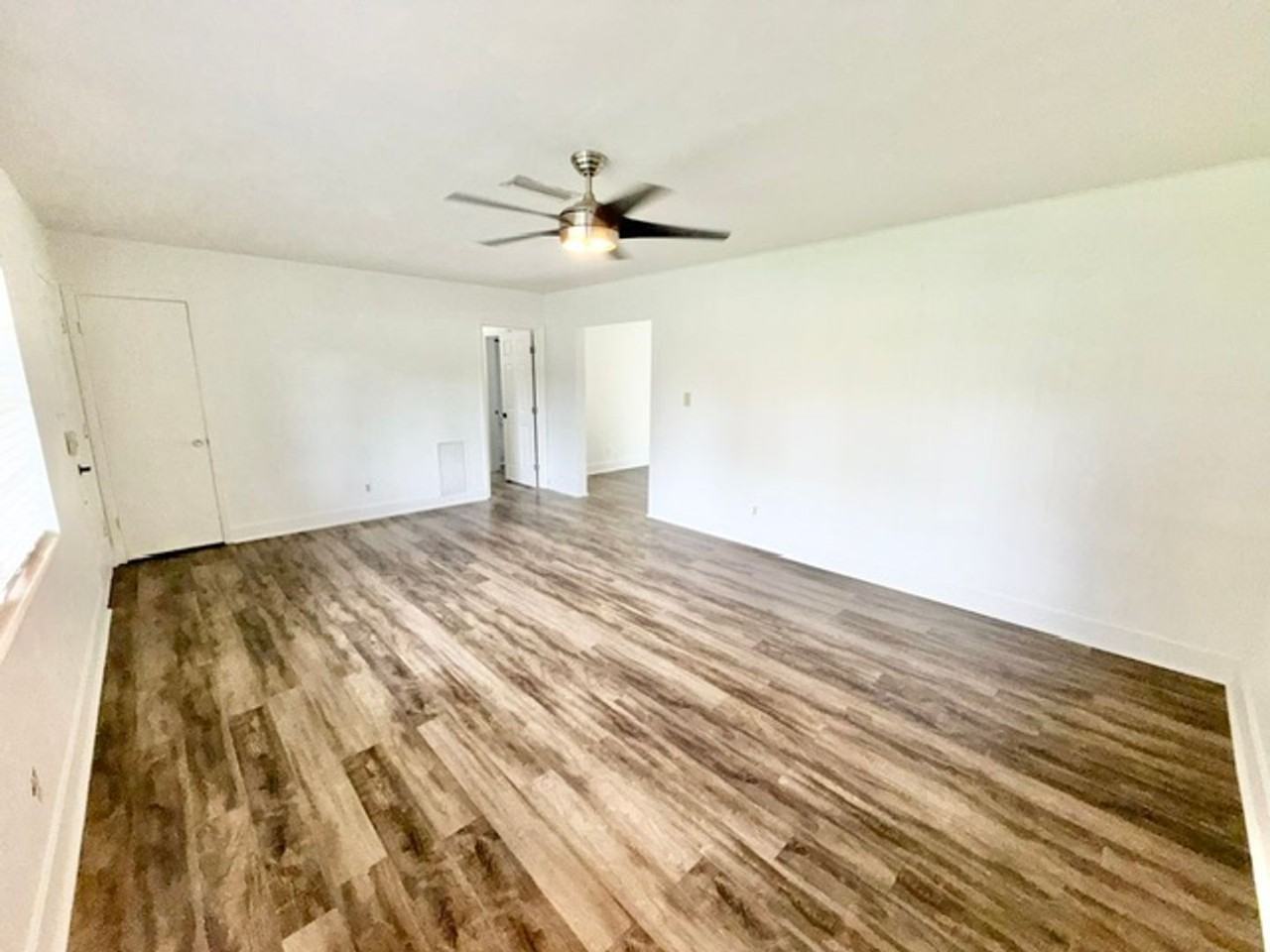 1810 S Locust Ave - Photo 4 of 15