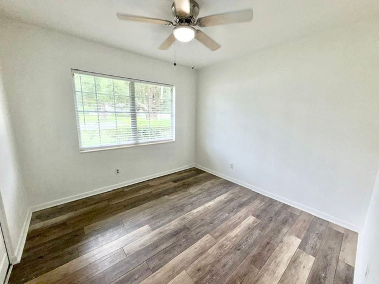 1810 S Locust Ave - Photo 7 of 15