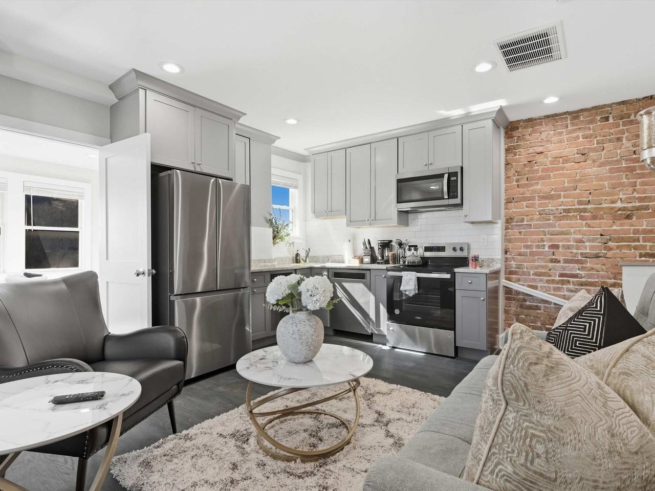 1200 Kennedy St Nw #1633281P - Photo 3 of 14