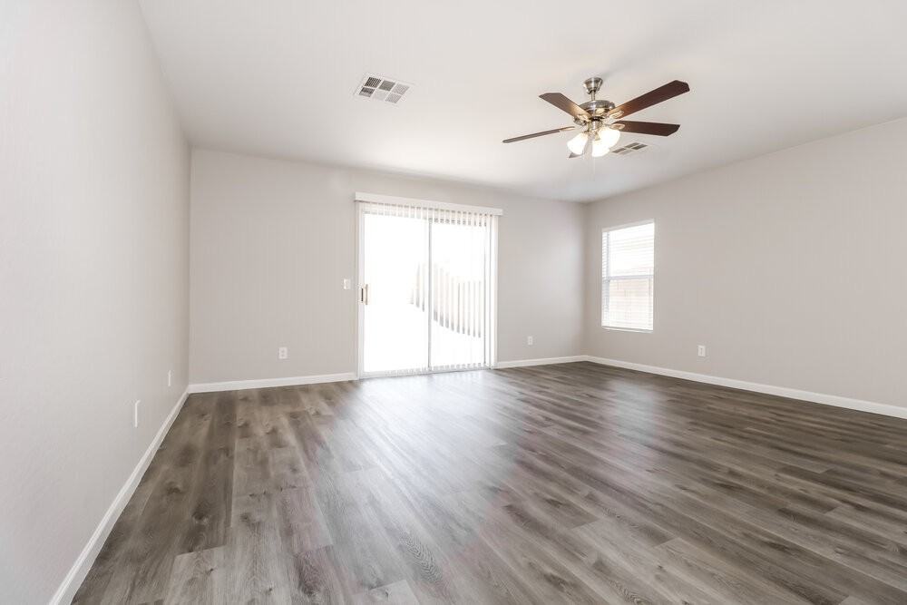 22582 W Yavapai St - Photo 4 of 16