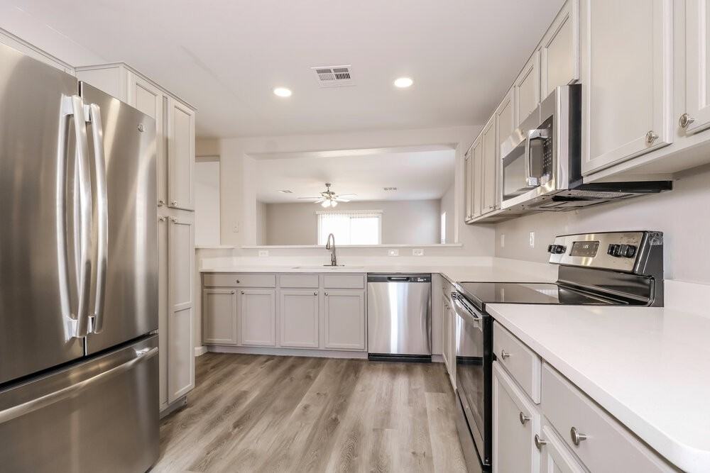 22582 W Yavapai St - Photo 7 of 16