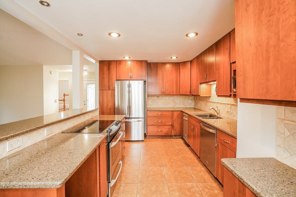1020 Ainsworth Cir - Photo 6 of 17
