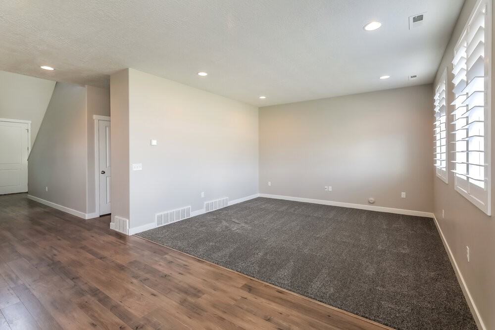 1162 W Beacon Way - Photo 4 of 17