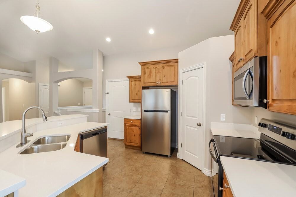 9055 N Barton Creek Dr - Photo 7 of 17