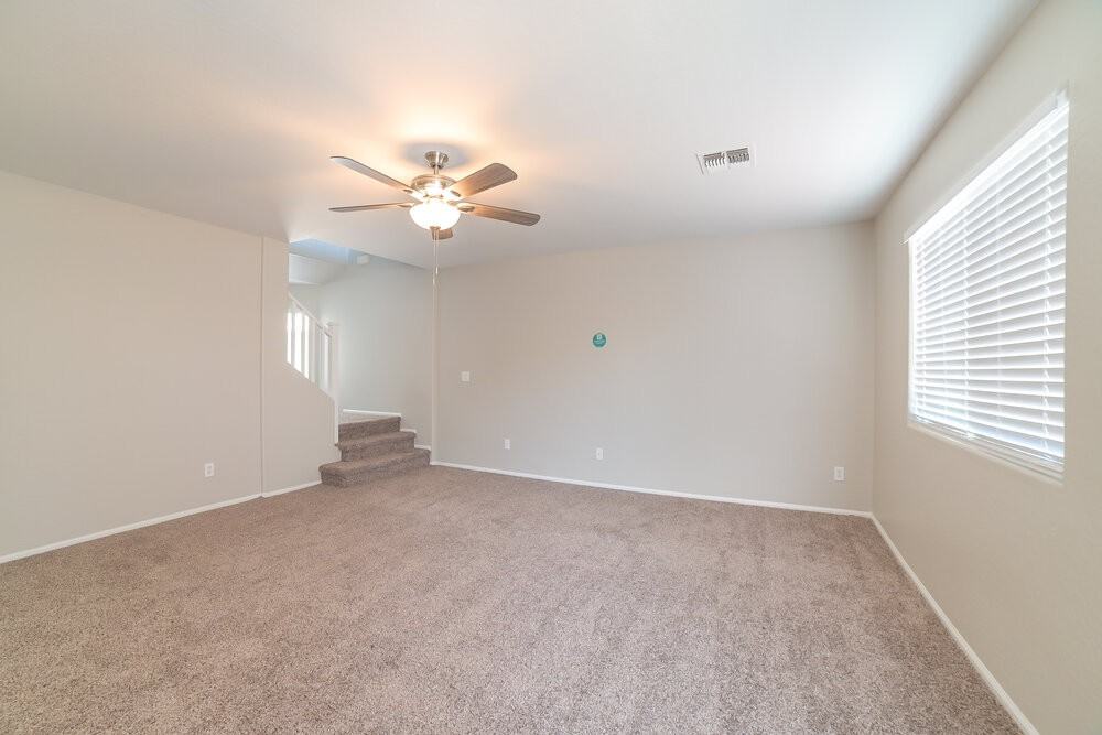 39965 W Sanders Way - Photo 4 of 17