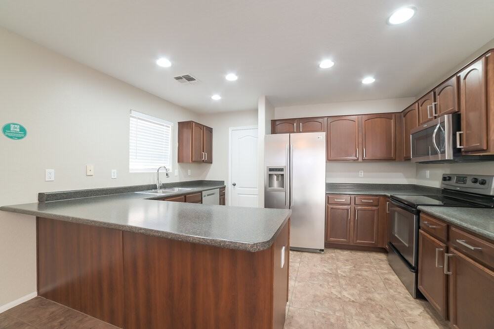 39965 W Sanders Way - Photo 7 of 17