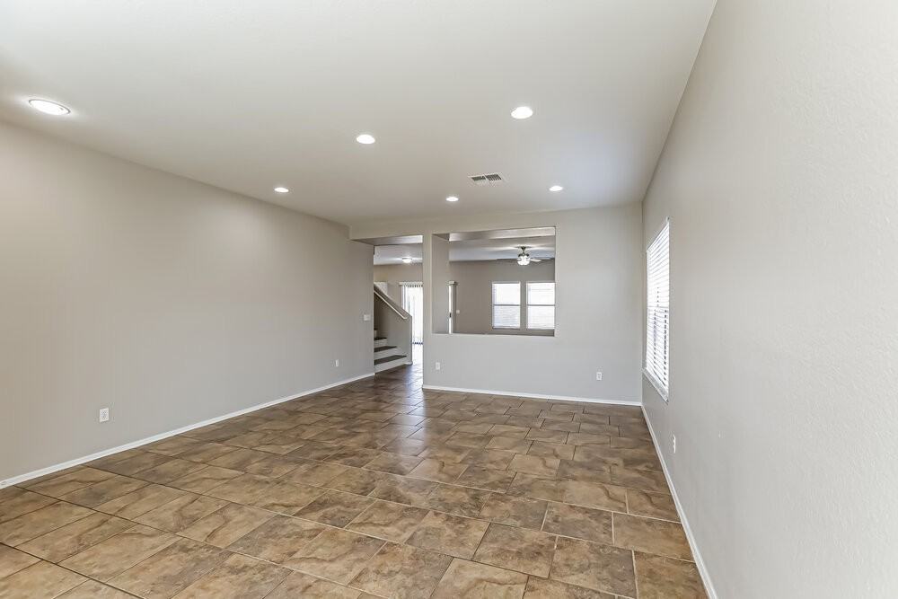 9656 W Cordes Rd - Photo 5 of 17
