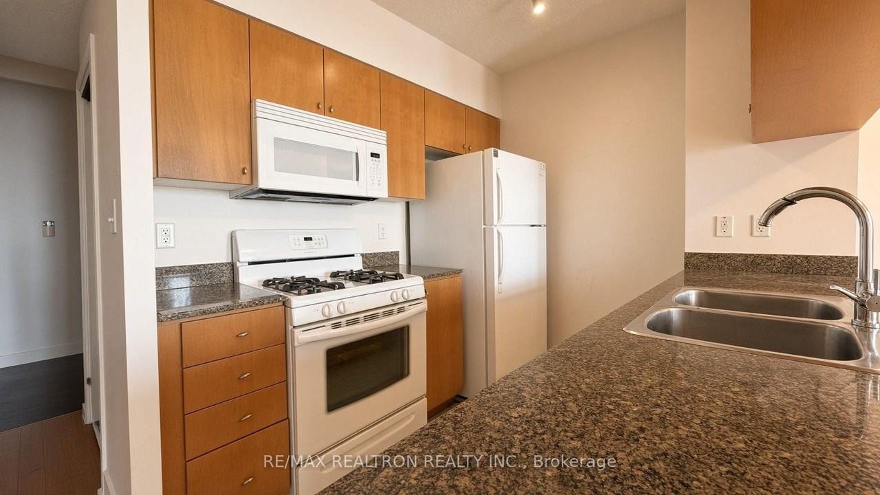 10 Navy Wharf Court #3111 - Photo 4 of 12