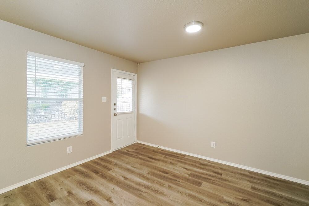 308 Brook Way - Photo 4 of 16