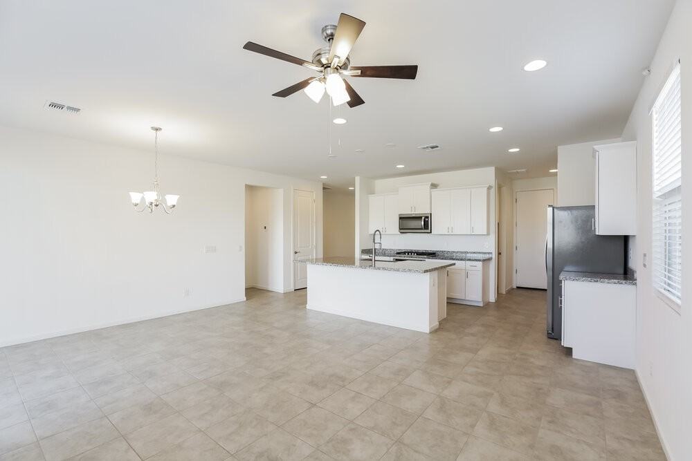 5634 W Notch Hill Rd - Photo 4 of 17