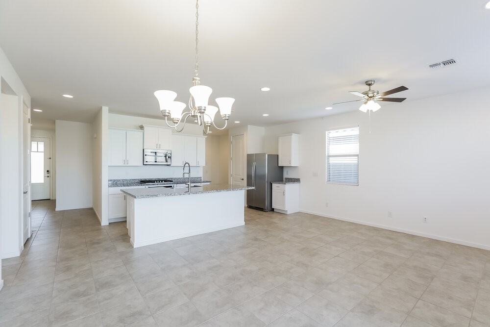 5634 W Notch Hill Rd - Photo 6 of 17