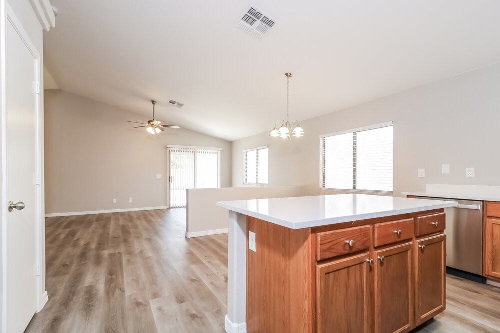 13053 W Redfield Rd - Photo 7 of 16
