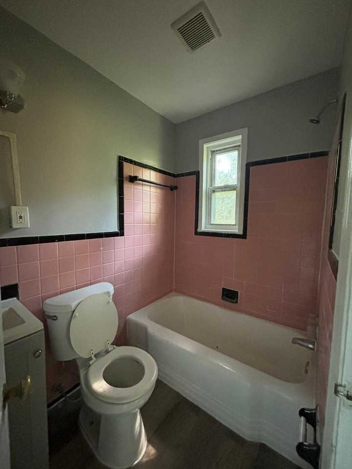 8306 Roanoke Ave #6 - Photo 3 of 11