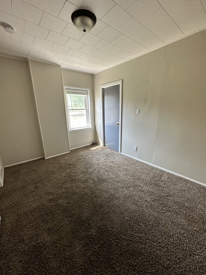 572 W 5th St #580-1-5-2 - Photo 5 of 6