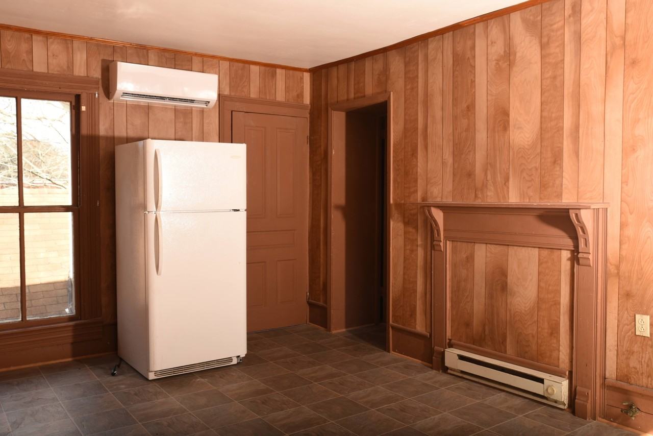325 Church St W - Photo 4 of 6