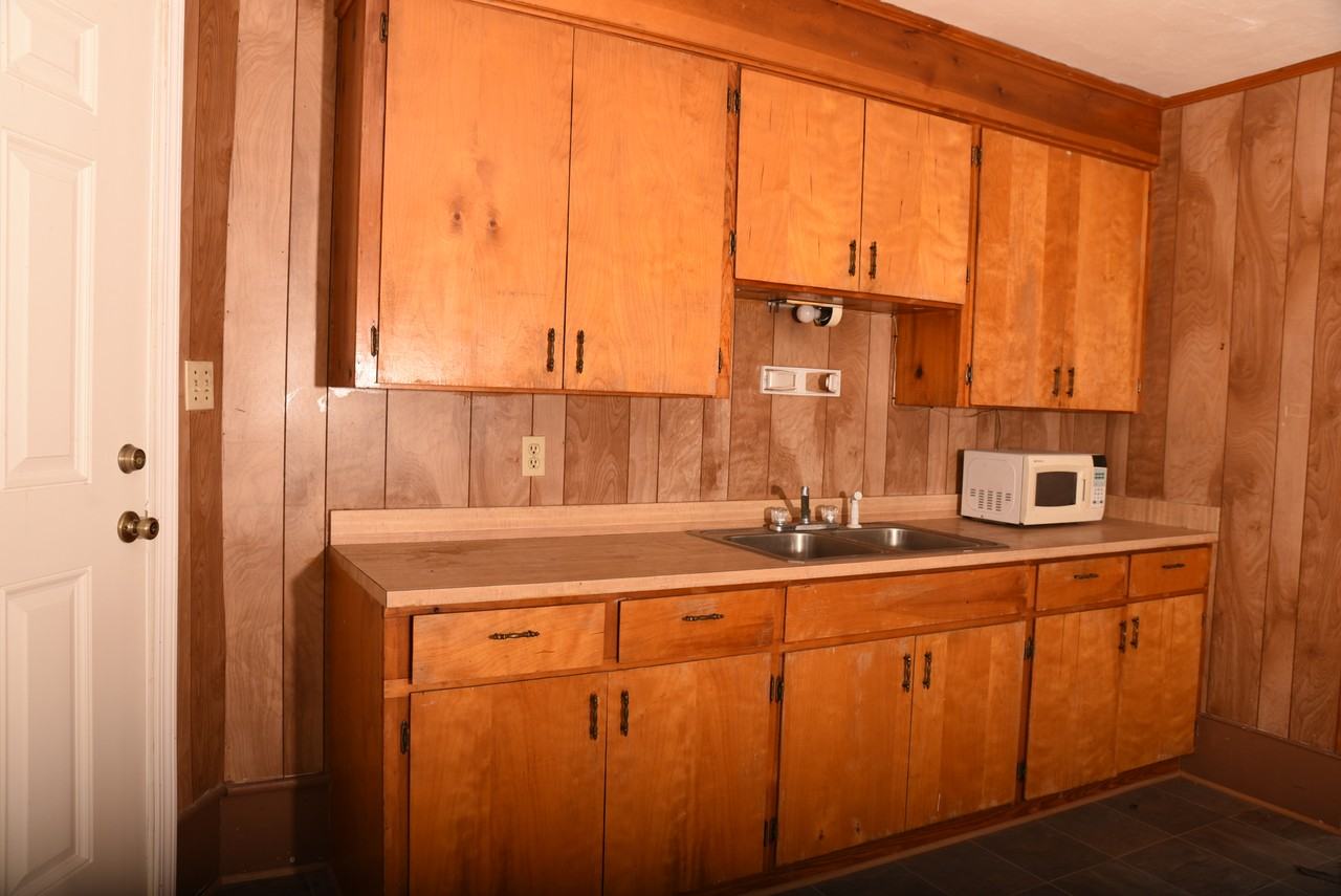 325 Church St W - Photo 6 of 6