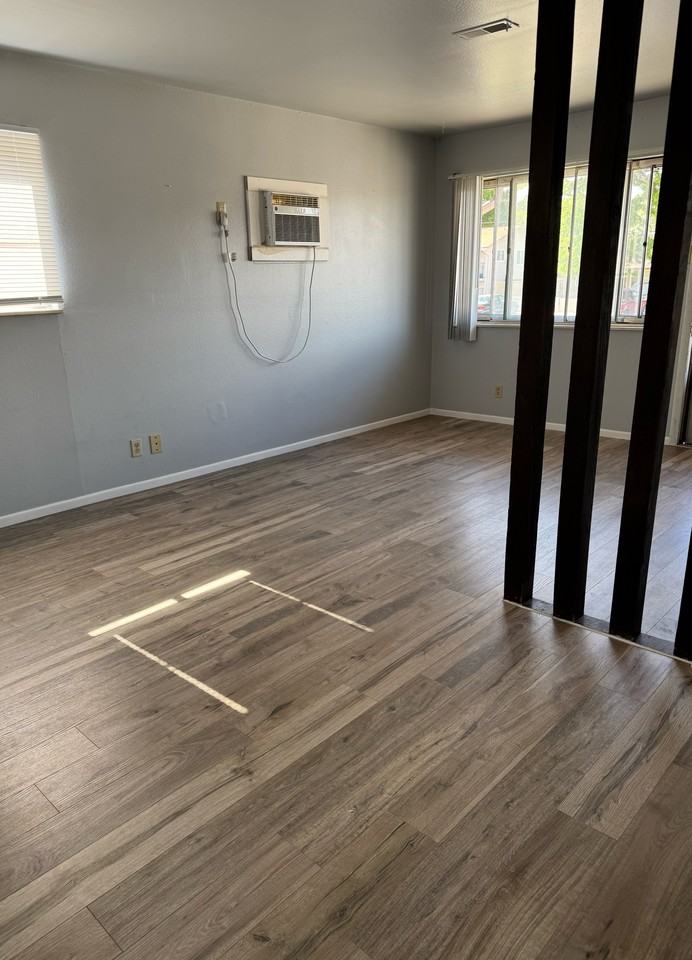 3924 Devonshire Ln #4 - Photo 3 of 14