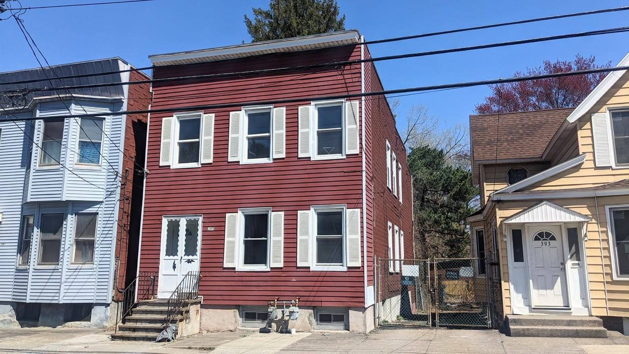 395 Livingston Ave #1 - Photo 7 of 7