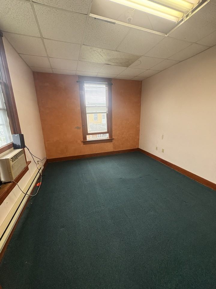 211 S Main St #2 - Photo 4 of 5