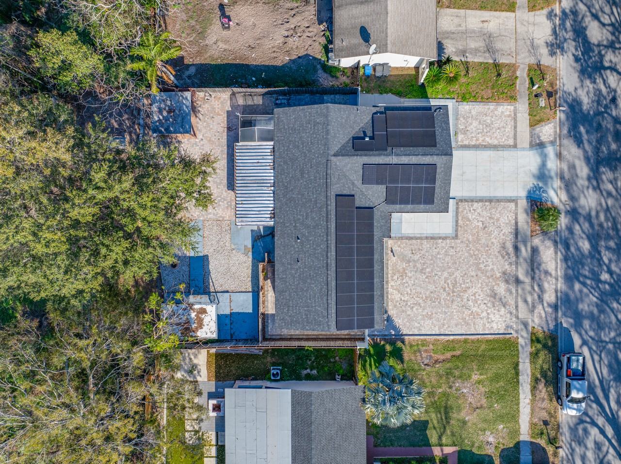 16324 Bonneville Dr - Photo 4 of 26