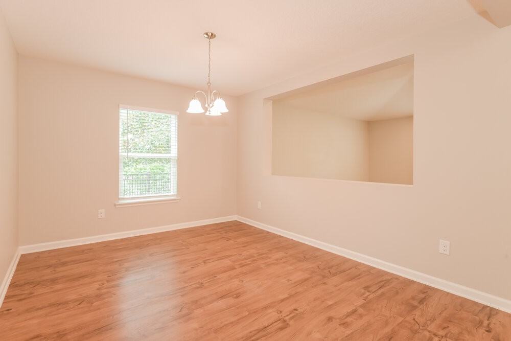171 Orient Dr - Photo 4 of 15