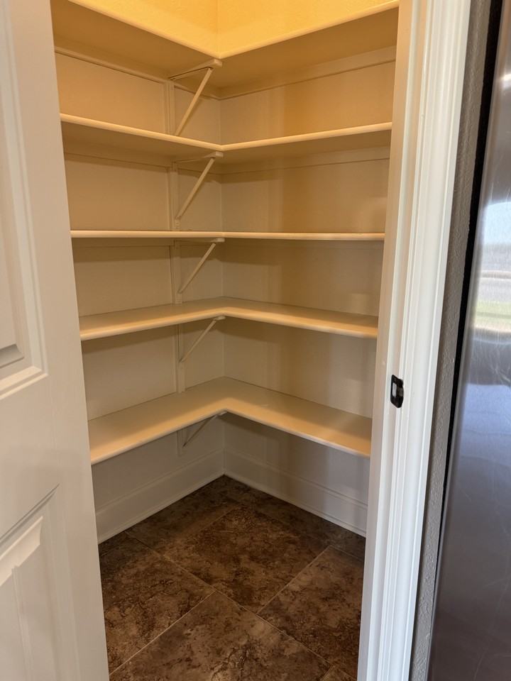 9430 N Lenox Ave - Photo 5 of 19