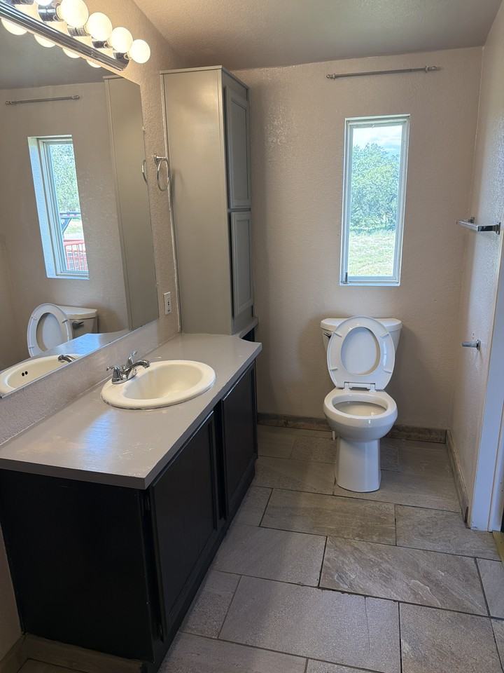 746 S Roosevelt Road R 1/2 - Photo 7 of 12