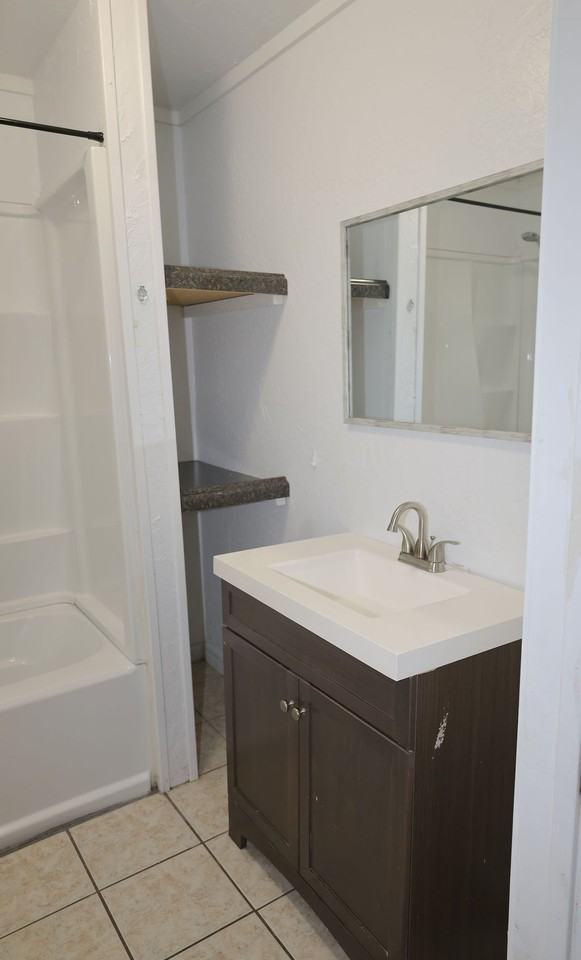 212 S Avenue I - Photo 3 of 3