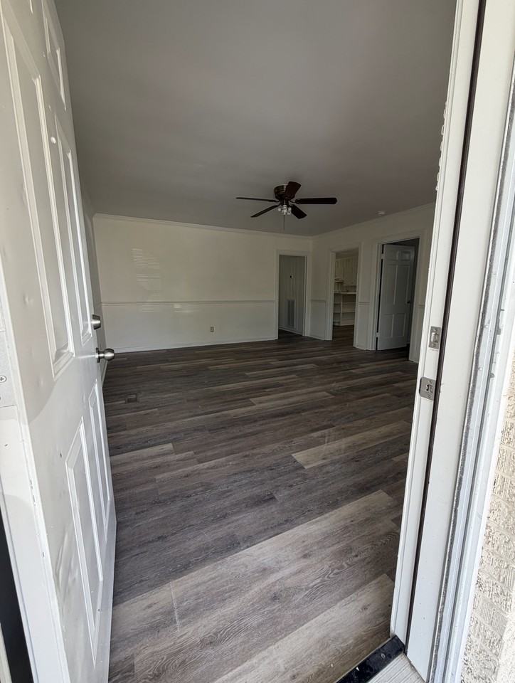 205 College St #A - Photo 4 of 12