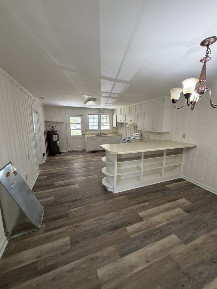 205 College St #A - Photo 7 of 12