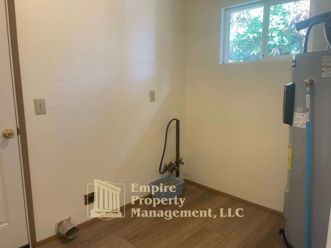 1921 1911/1 Taft St #1921 - Photo 2 of 13