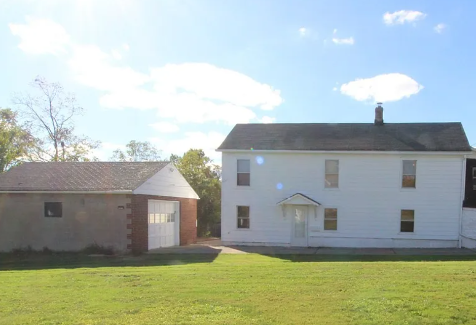 421 Hyatt Ave - Photo 4 of 8