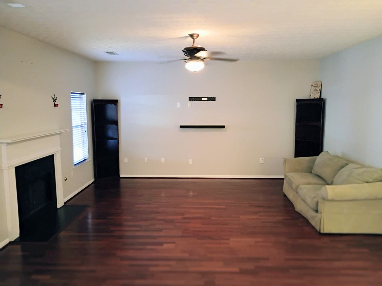 295 Vaness Dr #295VANESS - Photo 2 of 27