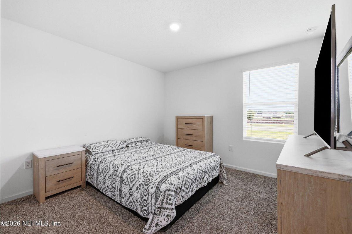 12069 Green Thicket Ln - Photo 3 of 36