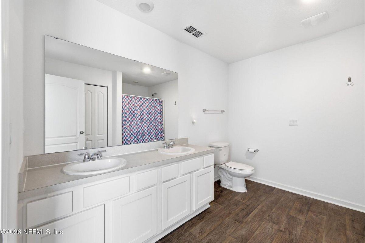 12069 Green Thicket Ln - Photo 4 of 36