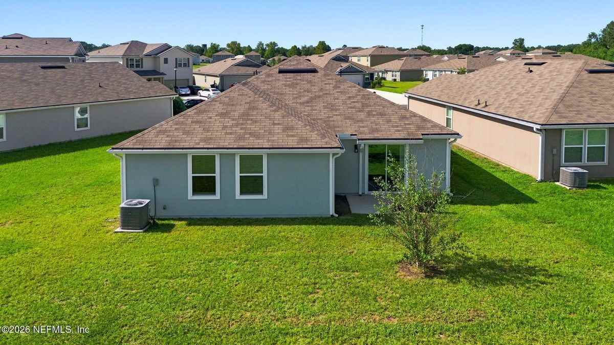 12069 Green Thicket Ln - Photo 6 of 36