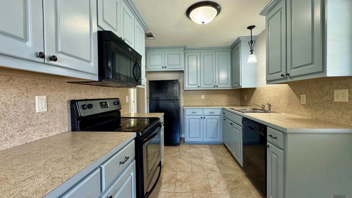 4266 Debellevue Dr - Photo 2 of 9