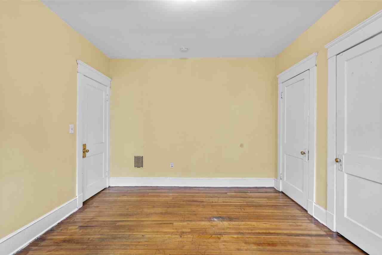 855 Woodward Ave - Photo 2 of 32