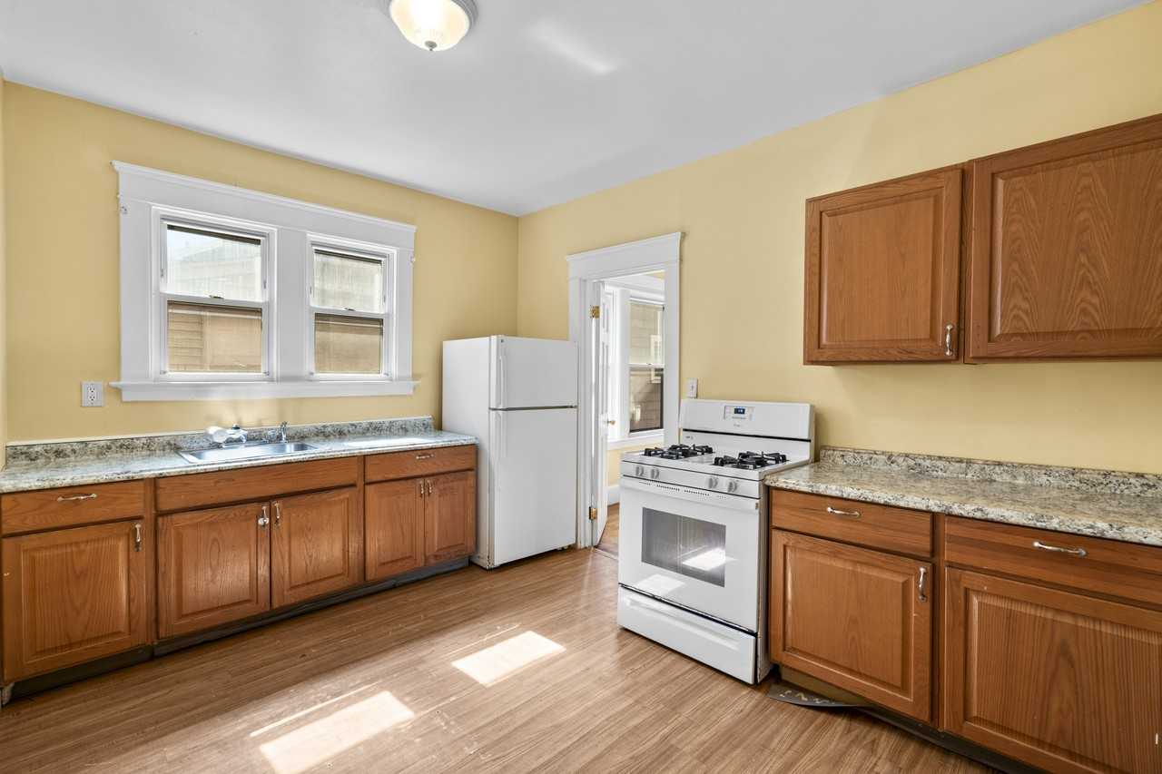 855 Woodward Ave - Photo 4 of 32