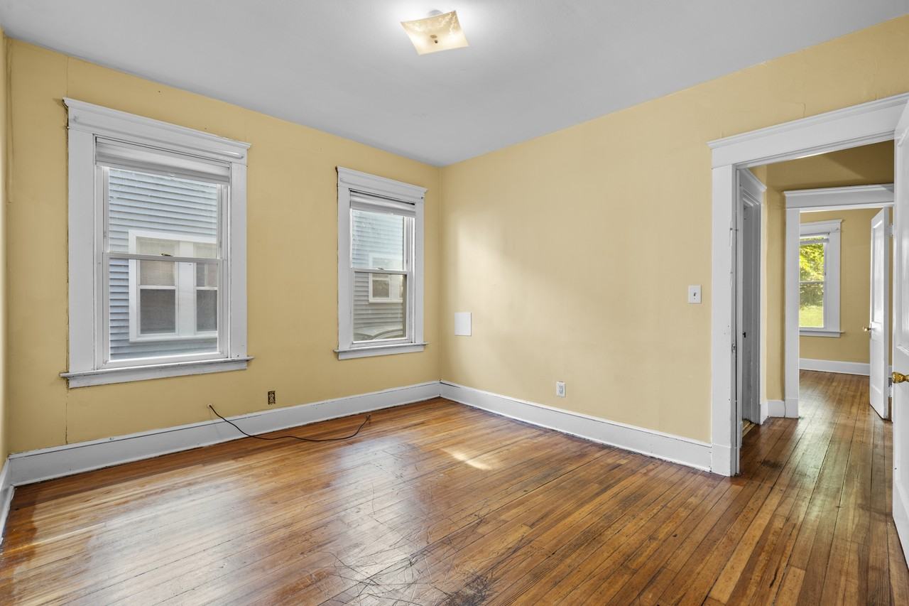 855 Woodward Ave - Photo 7 of 32