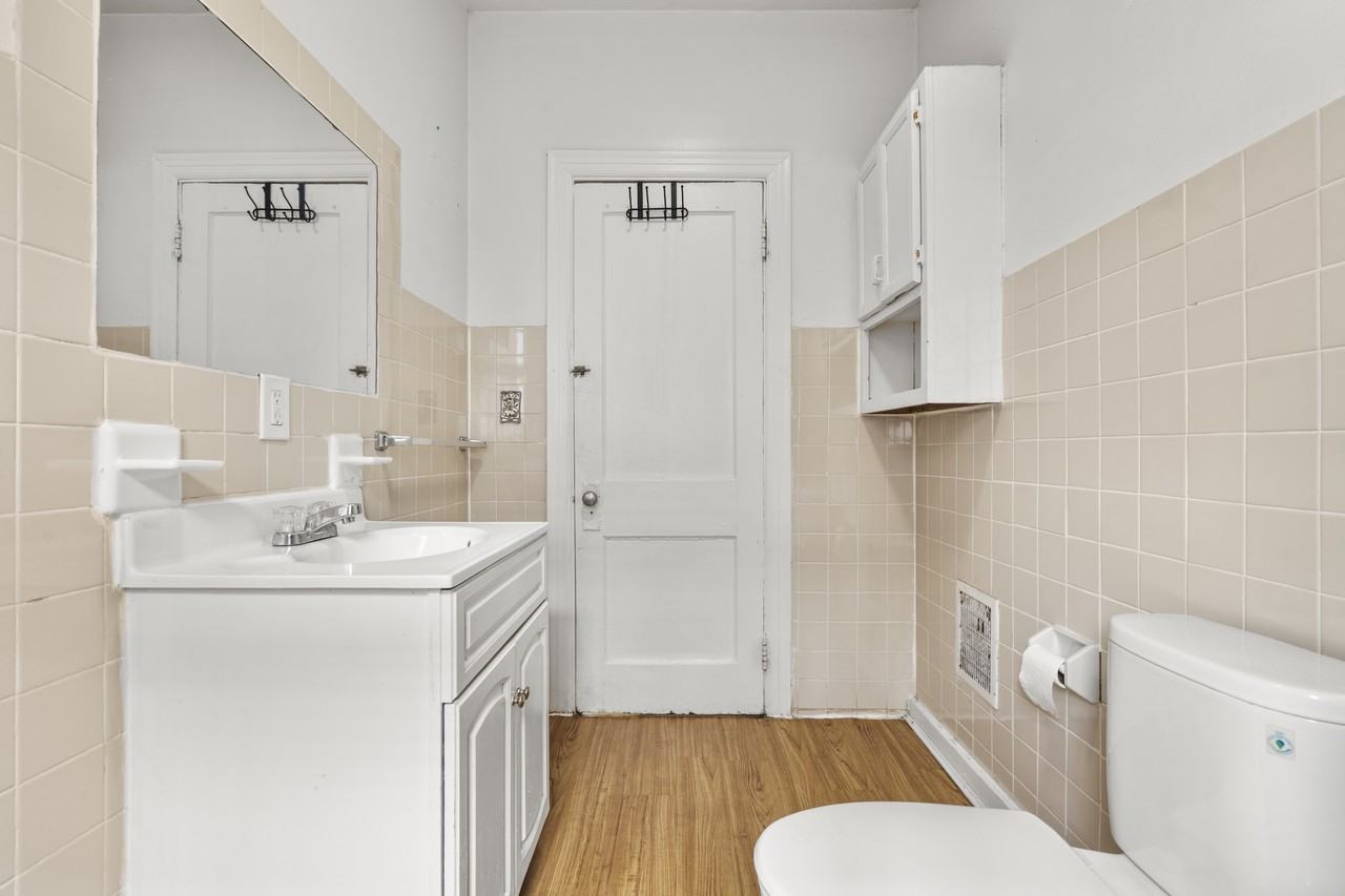 855 Woodward Ave - Photo 6 of 32