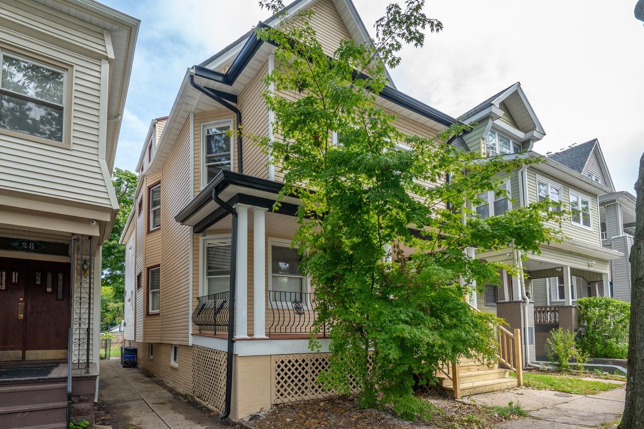 26 Rhode Island Ave - Photo 4 of 32