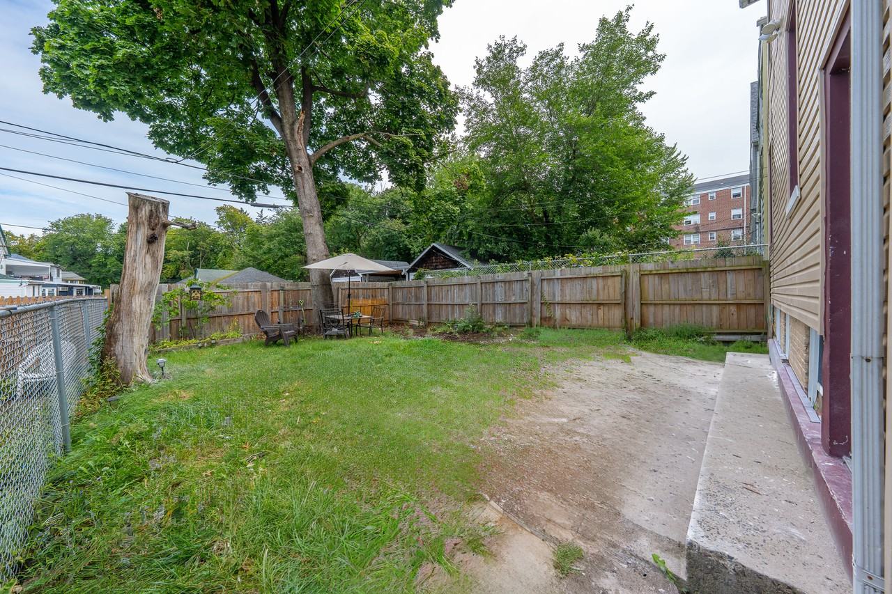 26 Rhode Island Ave - Photo 7 of 32